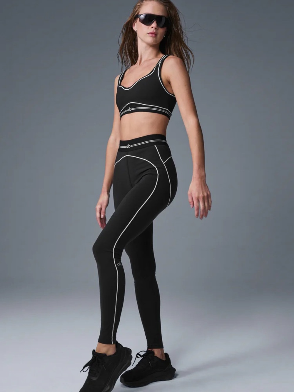 Alo Yoga High-Waist Heart Throb Legging in Black and White